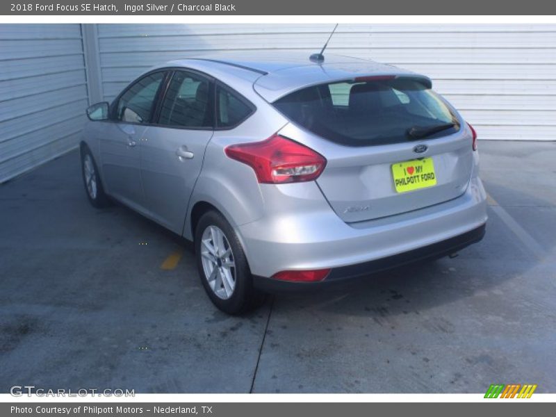 Ingot Silver / Charcoal Black 2018 Ford Focus SE Hatch