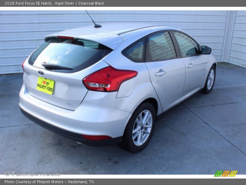 Ingot Silver / Charcoal Black 2018 Ford Focus SE Hatch