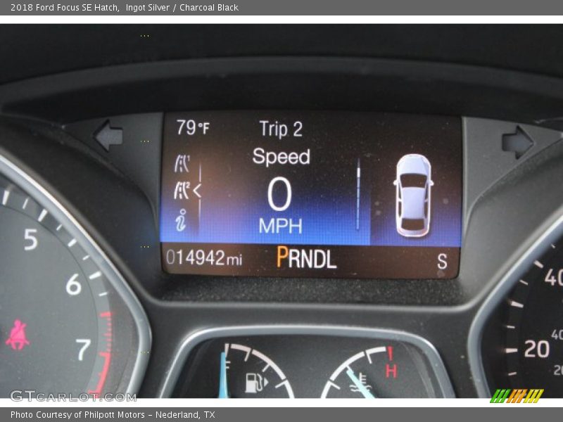 Ingot Silver / Charcoal Black 2018 Ford Focus SE Hatch