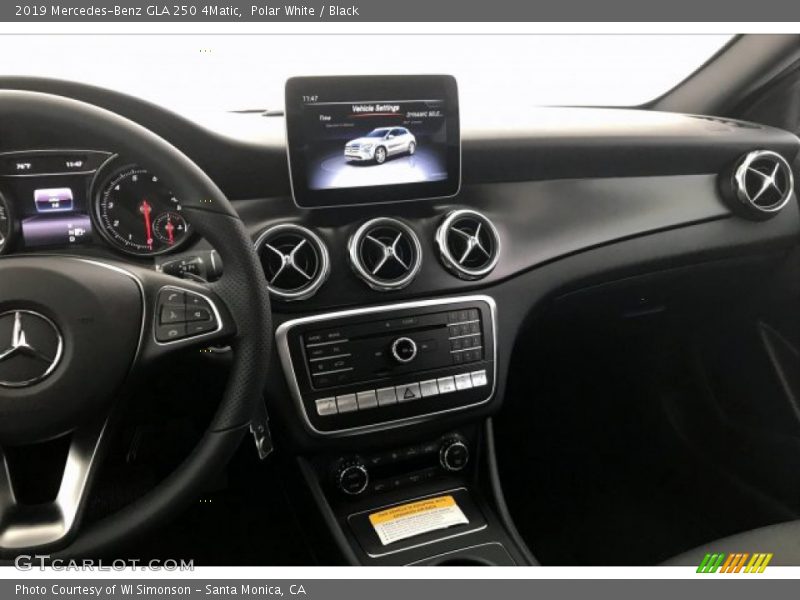 Polar White / Black 2019 Mercedes-Benz GLA 250 4Matic