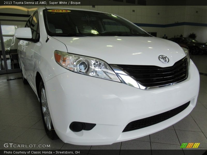 Super White / Bisque 2013 Toyota Sienna LE AWD