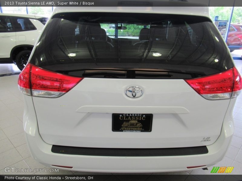 Super White / Bisque 2013 Toyota Sienna LE AWD