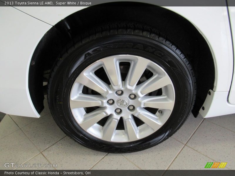 Super White / Bisque 2013 Toyota Sienna LE AWD