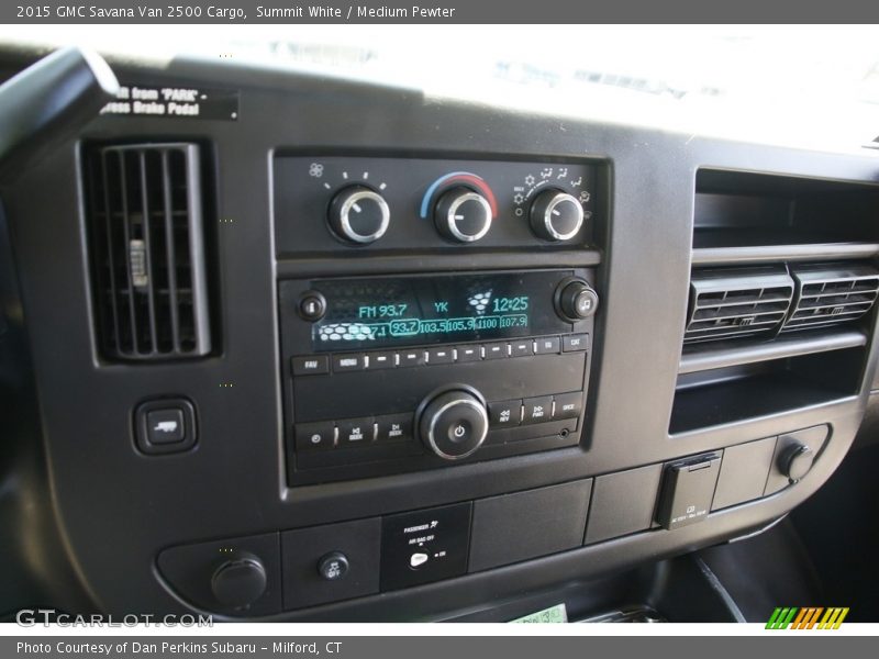 Summit White / Medium Pewter 2015 GMC Savana Van 2500 Cargo