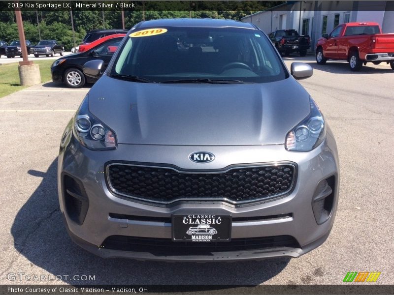 Mineral Silver / Black 2019 Kia Sportage LX