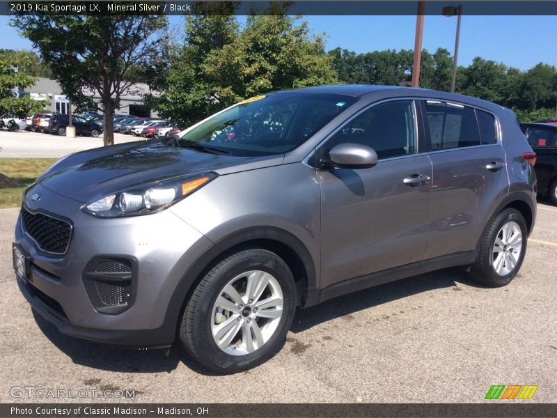 Mineral Silver / Black 2019 Kia Sportage LX