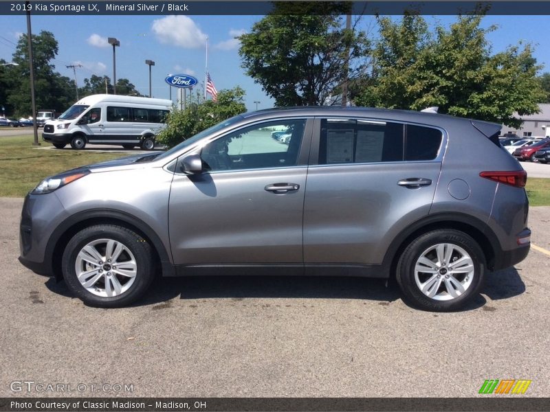 Mineral Silver / Black 2019 Kia Sportage LX