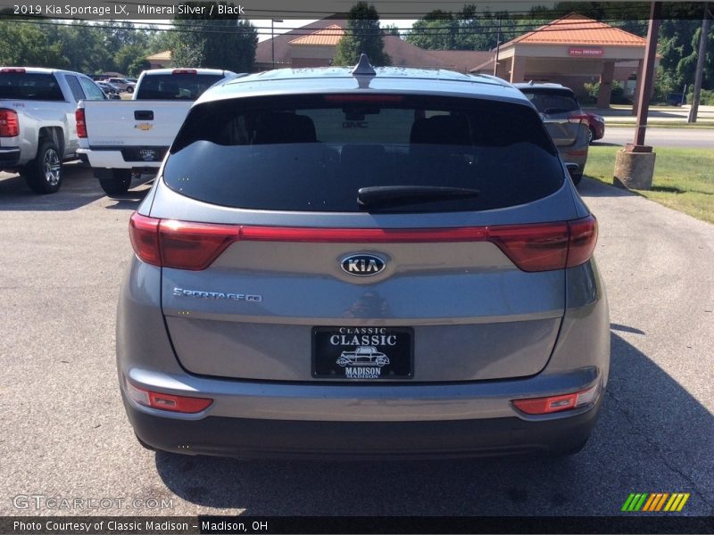 Mineral Silver / Black 2019 Kia Sportage LX