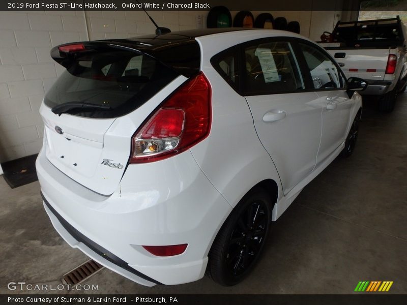Oxford White / Charcoal Black 2019 Ford Fiesta ST-Line Hatchback