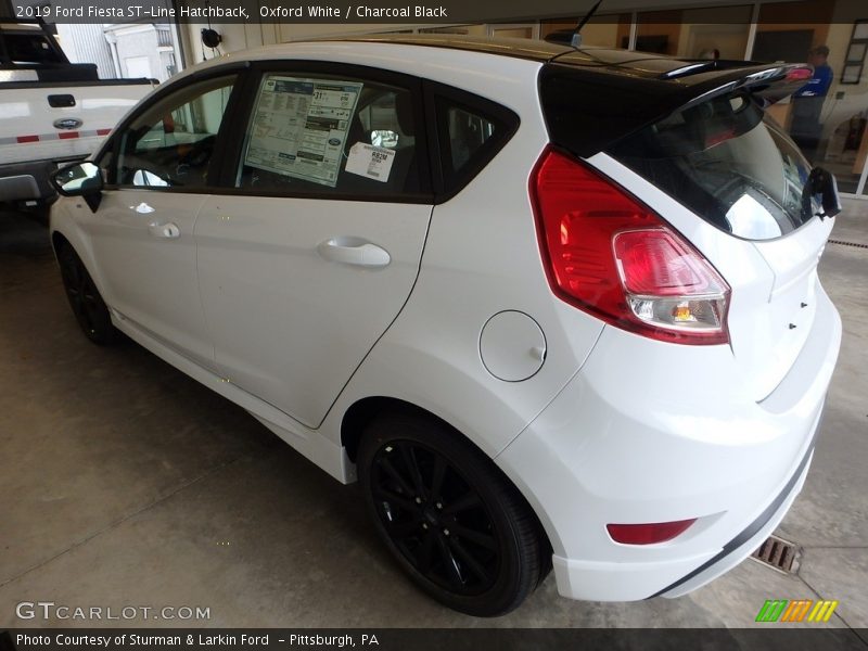 Oxford White / Charcoal Black 2019 Ford Fiesta ST-Line Hatchback