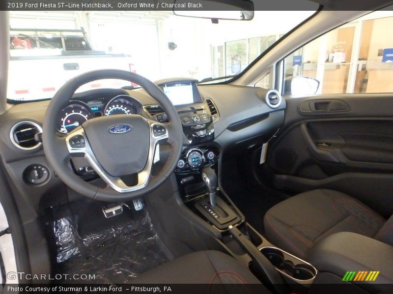 Oxford White / Charcoal Black 2019 Ford Fiesta ST-Line Hatchback