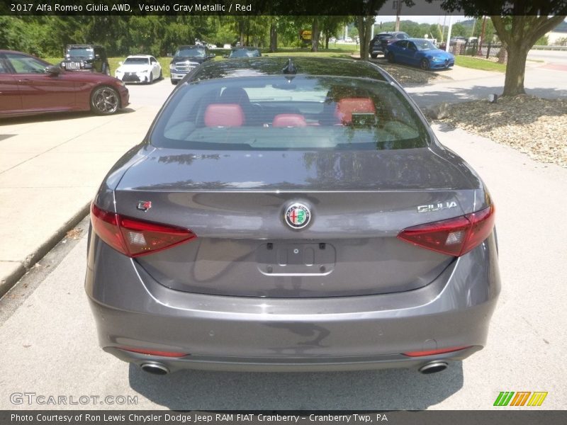 Vesuvio Gray Metallic / Red 2017 Alfa Romeo Giulia AWD