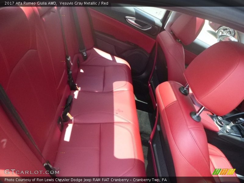 Vesuvio Gray Metallic / Red 2017 Alfa Romeo Giulia AWD