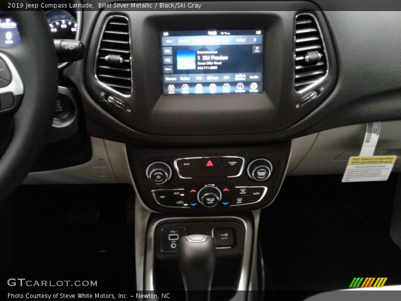 Billet Silver Metallic / Black/Ski Gray 2019 Jeep Compass Latitude