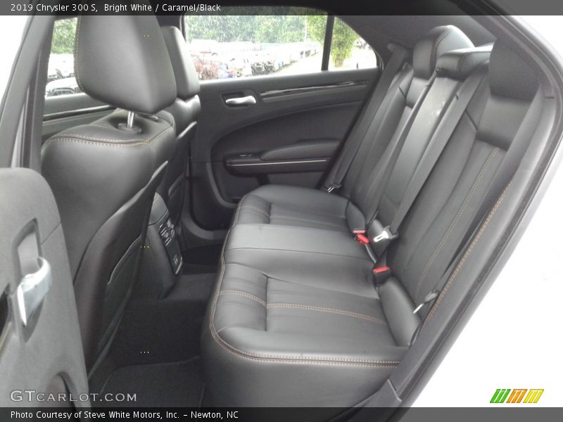 Bright White / Caramel/Black 2019 Chrysler 300 S