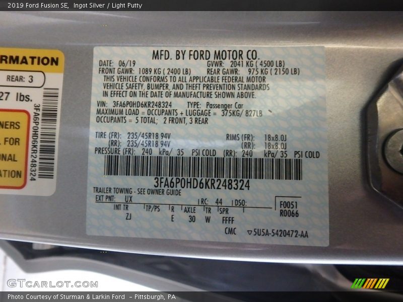 Ingot Silver / Light Putty 2019 Ford Fusion SE