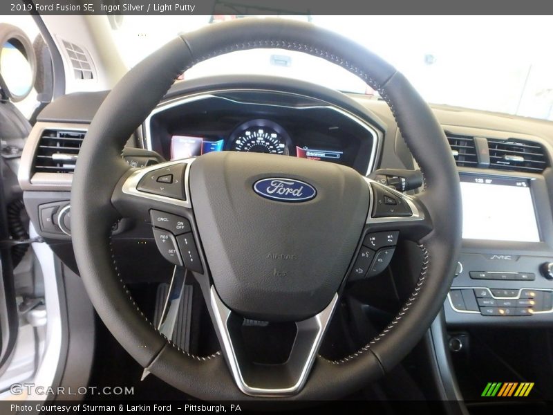 Ingot Silver / Light Putty 2019 Ford Fusion SE