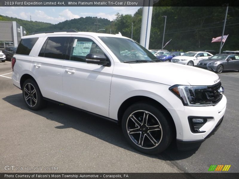 Front 3/4 View of 2019 Expedition Limited 4x4