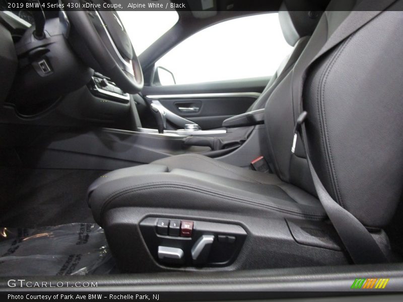 Front Seat of 2019 4 Series 430i xDrive Coupe