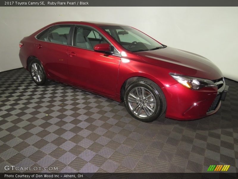 Ruby Flare Pearl / Black 2017 Toyota Camry SE