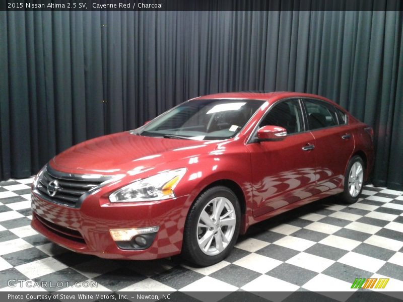 Cayenne Red / Charcoal 2015 Nissan Altima 2.5 SV