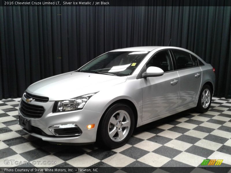 Silver Ice Metallic / Jet Black 2016 Chevrolet Cruze Limited LT