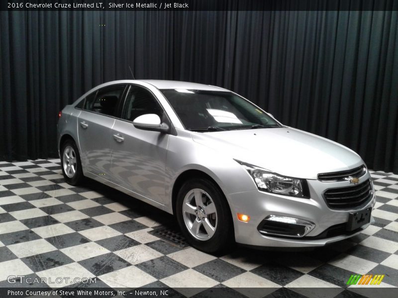 Silver Ice Metallic / Jet Black 2016 Chevrolet Cruze Limited LT