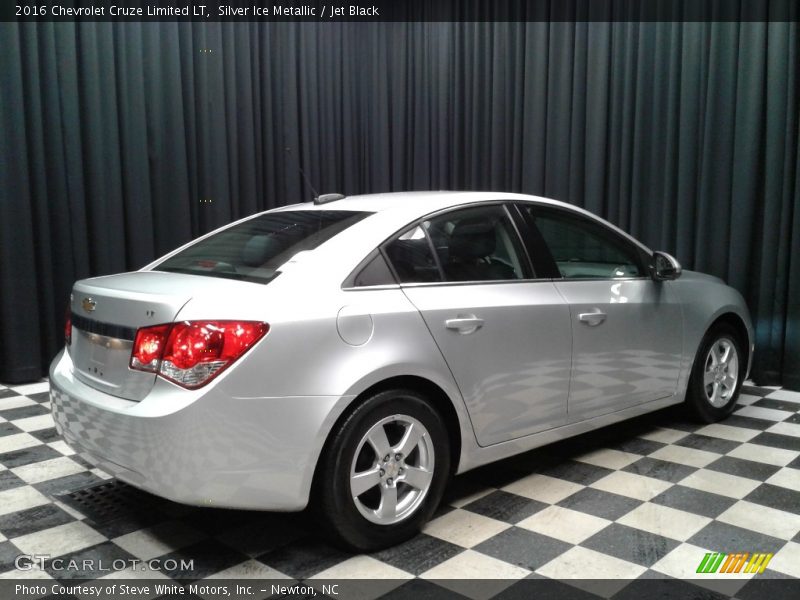 Silver Ice Metallic / Jet Black 2016 Chevrolet Cruze Limited LT