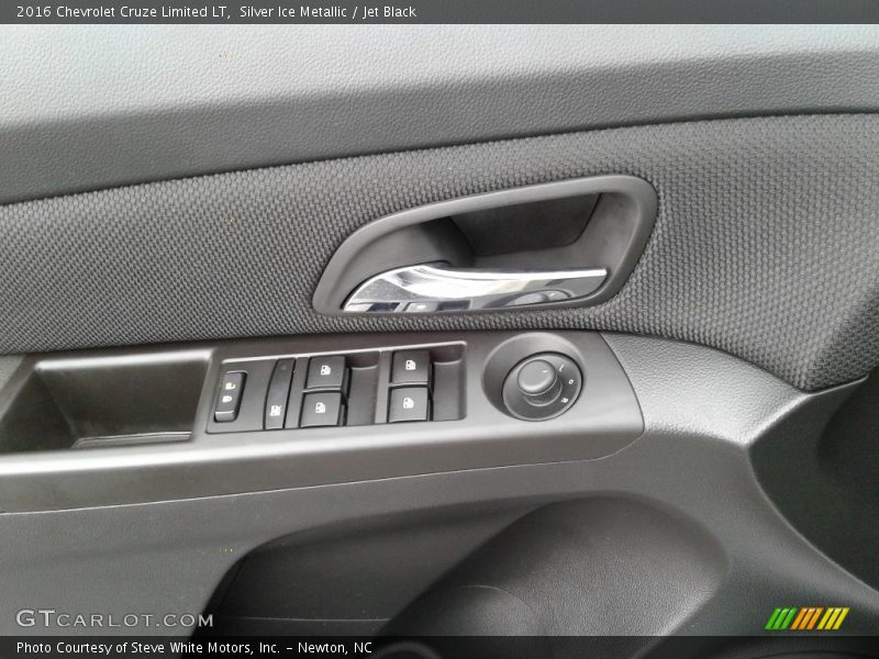 Silver Ice Metallic / Jet Black 2016 Chevrolet Cruze Limited LT