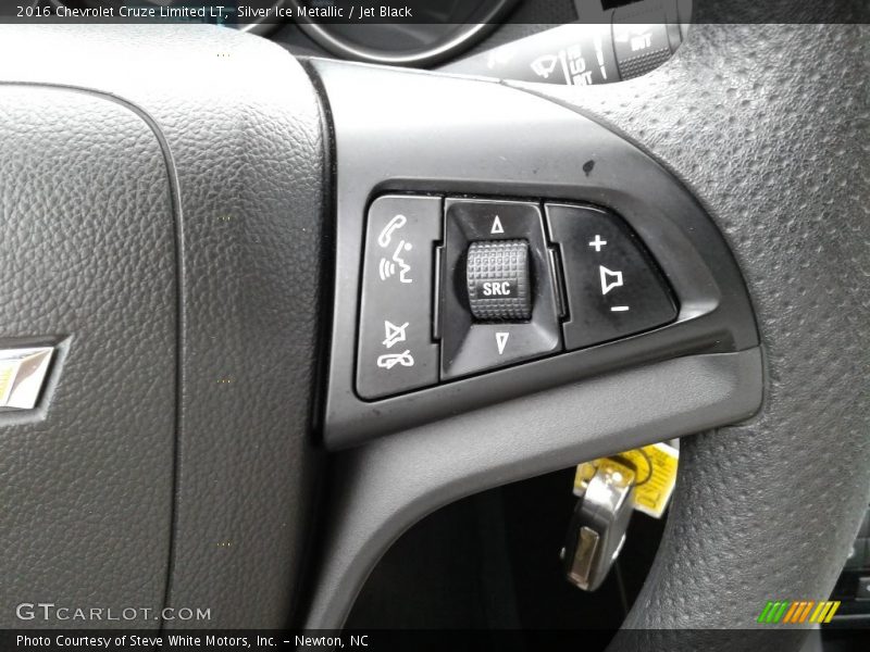 Silver Ice Metallic / Jet Black 2016 Chevrolet Cruze Limited LT