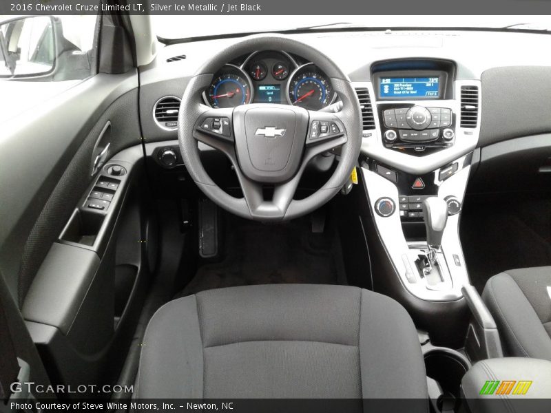 Silver Ice Metallic / Jet Black 2016 Chevrolet Cruze Limited LT