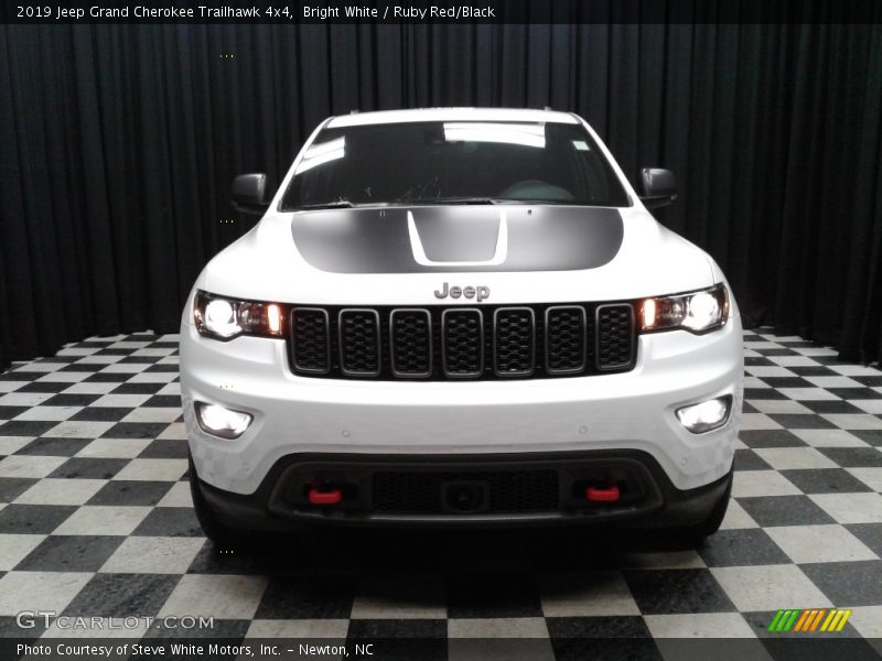 Bright White / Ruby Red/Black 2019 Jeep Grand Cherokee Trailhawk 4x4