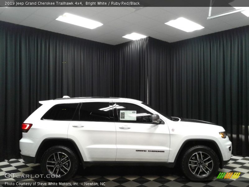 Bright White / Ruby Red/Black 2019 Jeep Grand Cherokee Trailhawk 4x4