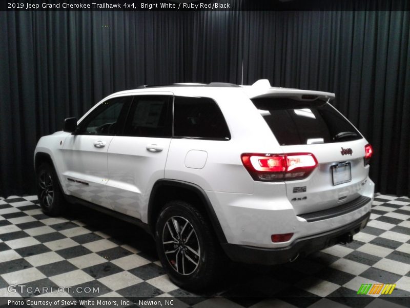 Bright White / Ruby Red/Black 2019 Jeep Grand Cherokee Trailhawk 4x4