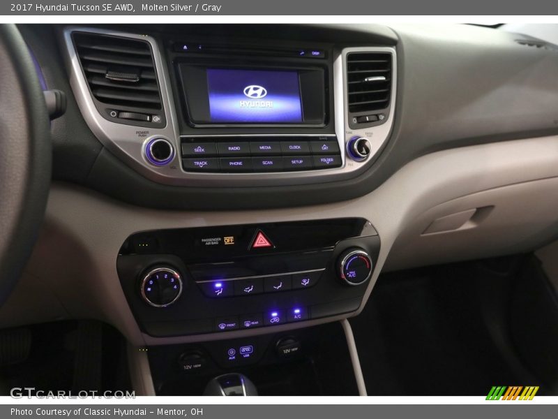 Molten Silver / Gray 2017 Hyundai Tucson SE AWD