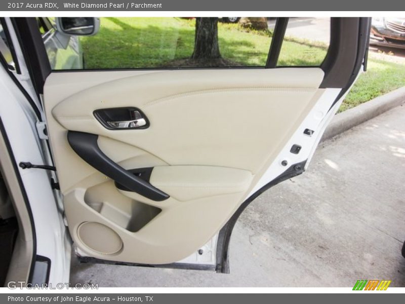 White Diamond Pearl / Parchment 2017 Acura RDX