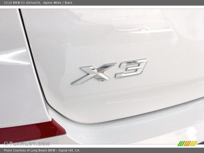 Alpine White / Black 2019 BMW X3 sDrive30i