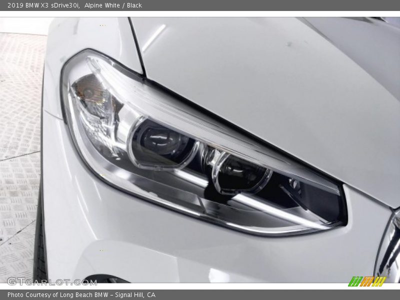 Alpine White / Black 2019 BMW X3 sDrive30i