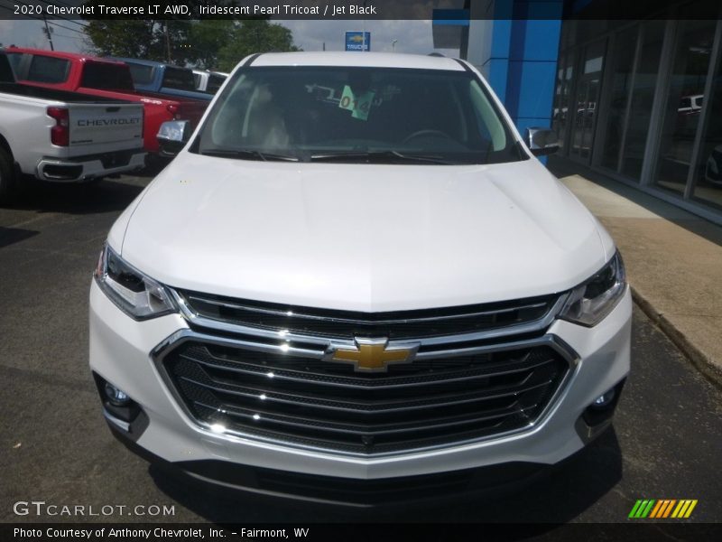 Iridescent Pearl Tricoat / Jet Black 2020 Chevrolet Traverse LT AWD