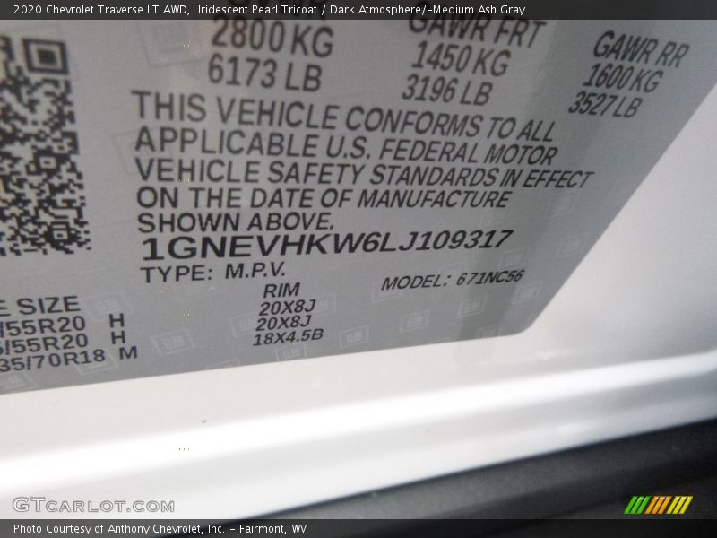 Iridescent Pearl Tricoat / Dark Atmosphere/­Medium Ash Gray 2020 Chevrolet Traverse LT AWD