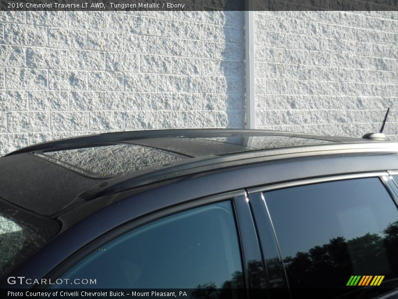 Tungsten Metallic / Ebony 2016 Chevrolet Traverse LT AWD