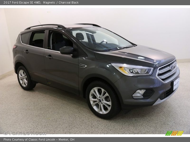Magnetic / Charcoal Black 2017 Ford Escape SE 4WD