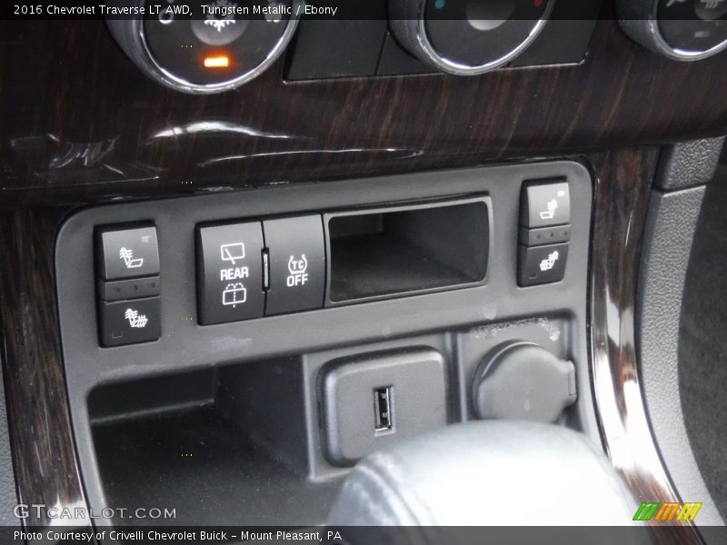 Tungsten Metallic / Ebony 2016 Chevrolet Traverse LT AWD