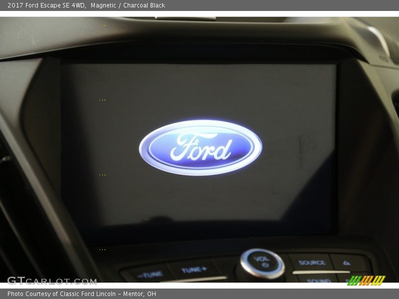 Magnetic / Charcoal Black 2017 Ford Escape SE 4WD