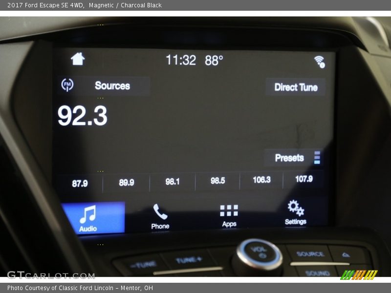 Magnetic / Charcoal Black 2017 Ford Escape SE 4WD