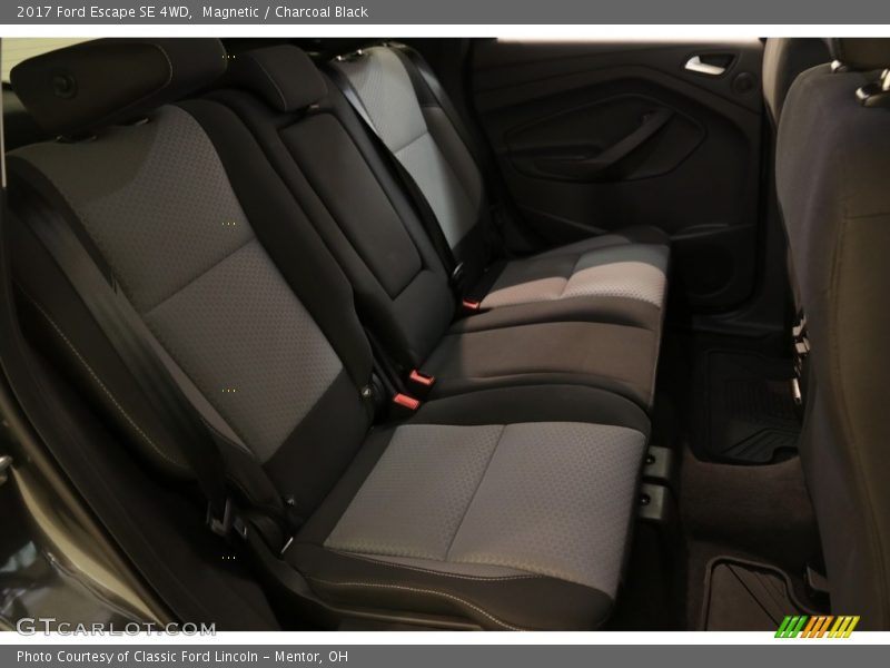 Magnetic / Charcoal Black 2017 Ford Escape SE 4WD