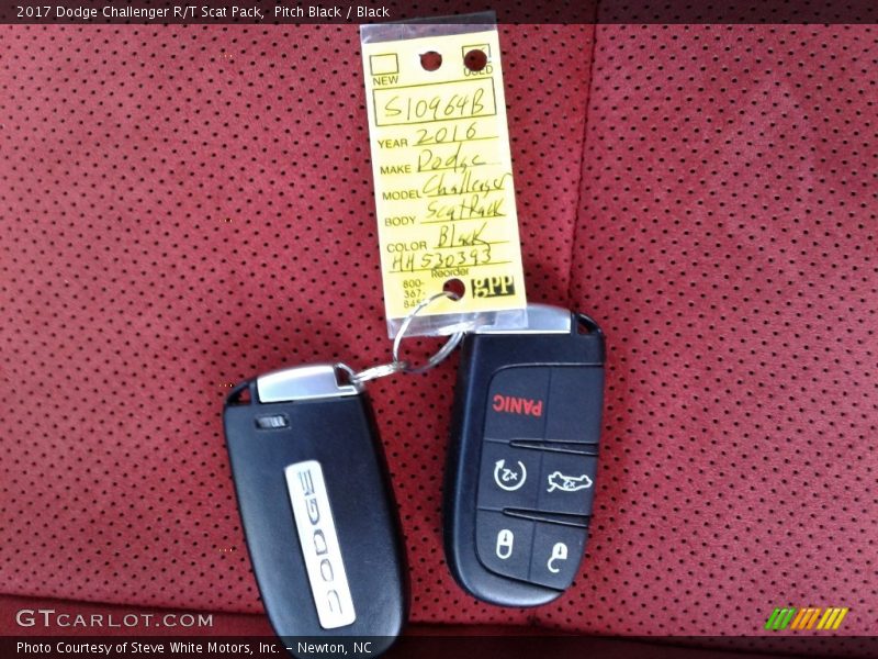 Pitch Black / Black 2017 Dodge Challenger R/T Scat Pack
