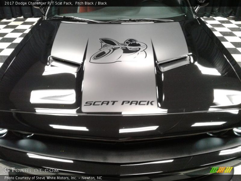 Pitch Black / Black 2017 Dodge Challenger R/T Scat Pack