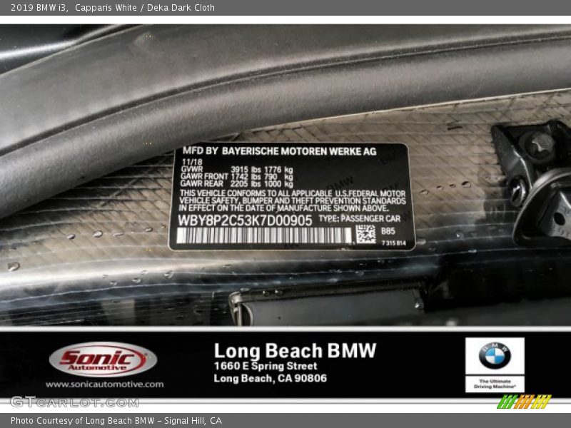 Capparis White / Deka Dark Cloth 2019 BMW i3