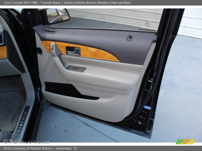Tuxedo Black / Limited Edition Bronze Metallic/Charcoal Black 2013 Lincoln MKX FWD